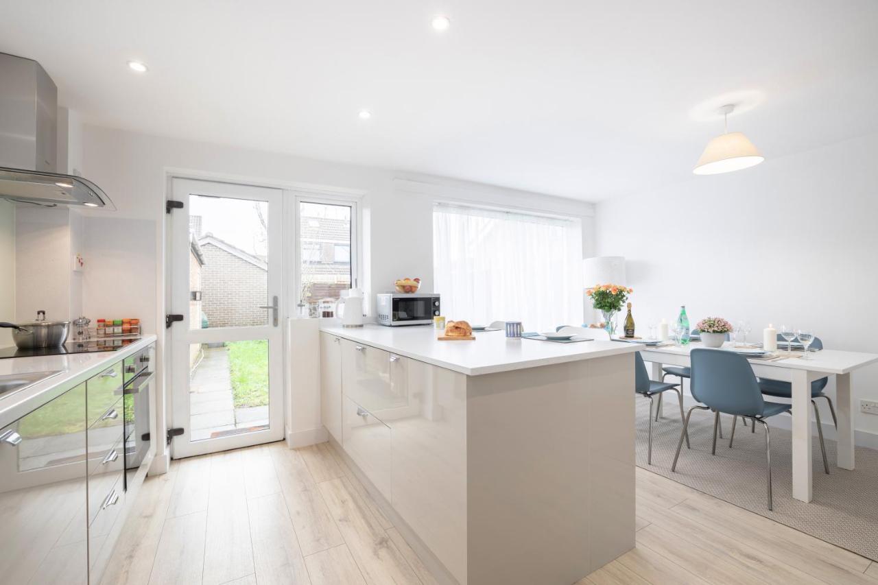 Elegant Home Mod Kitchen, Fast Wi-Fi, Free Parking Carrickfergus Exterior photo